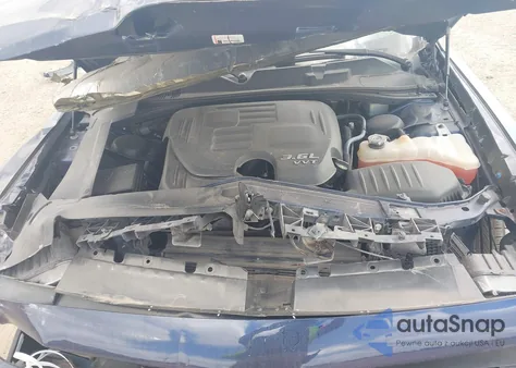 2017 Dodge Challenger Sxt z USA, uszkodzony, nr VIN 2C3CDZAG5HH578236